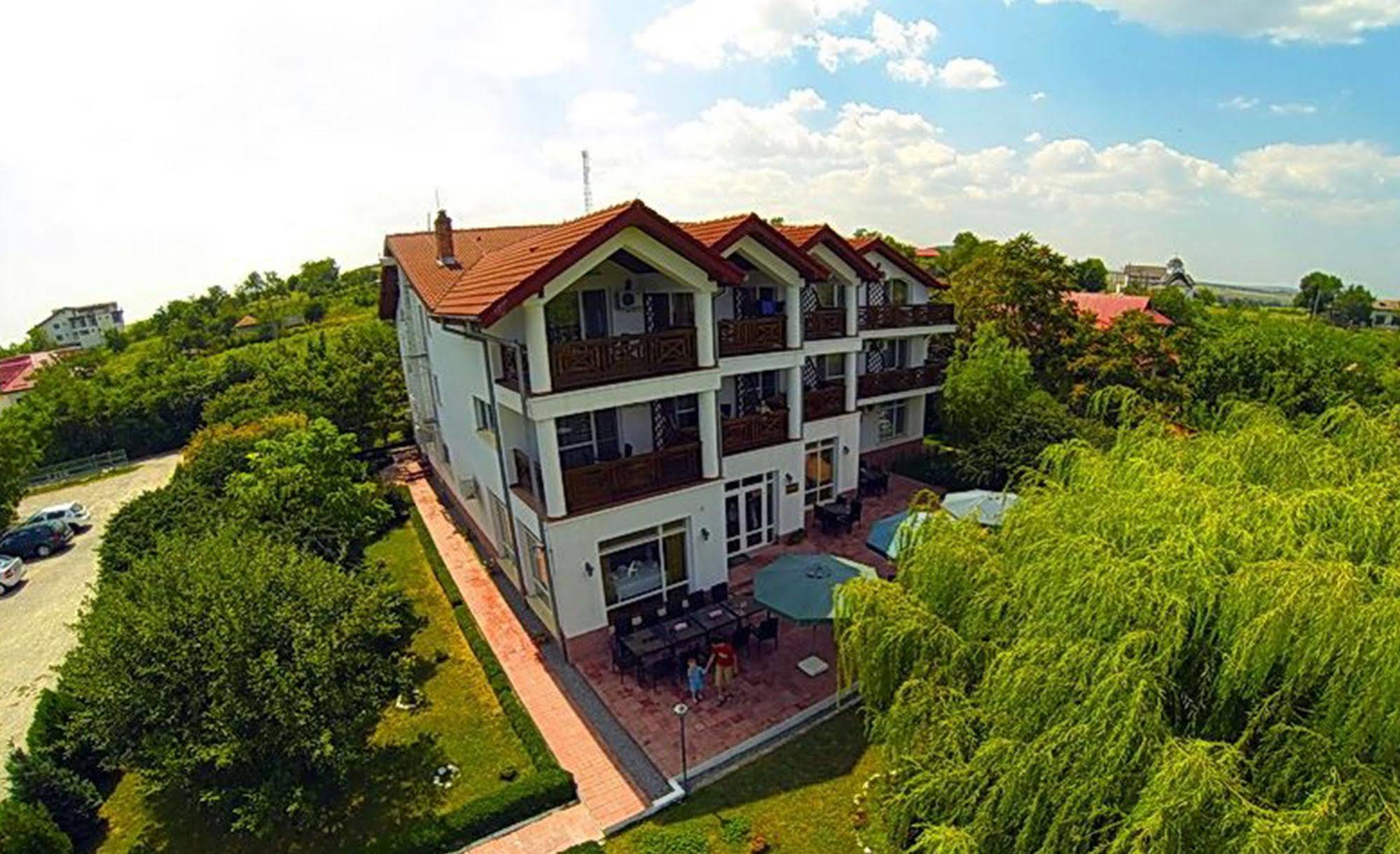 Hotel Wels Baltenii de Sus ภายนอก รูปภาพ