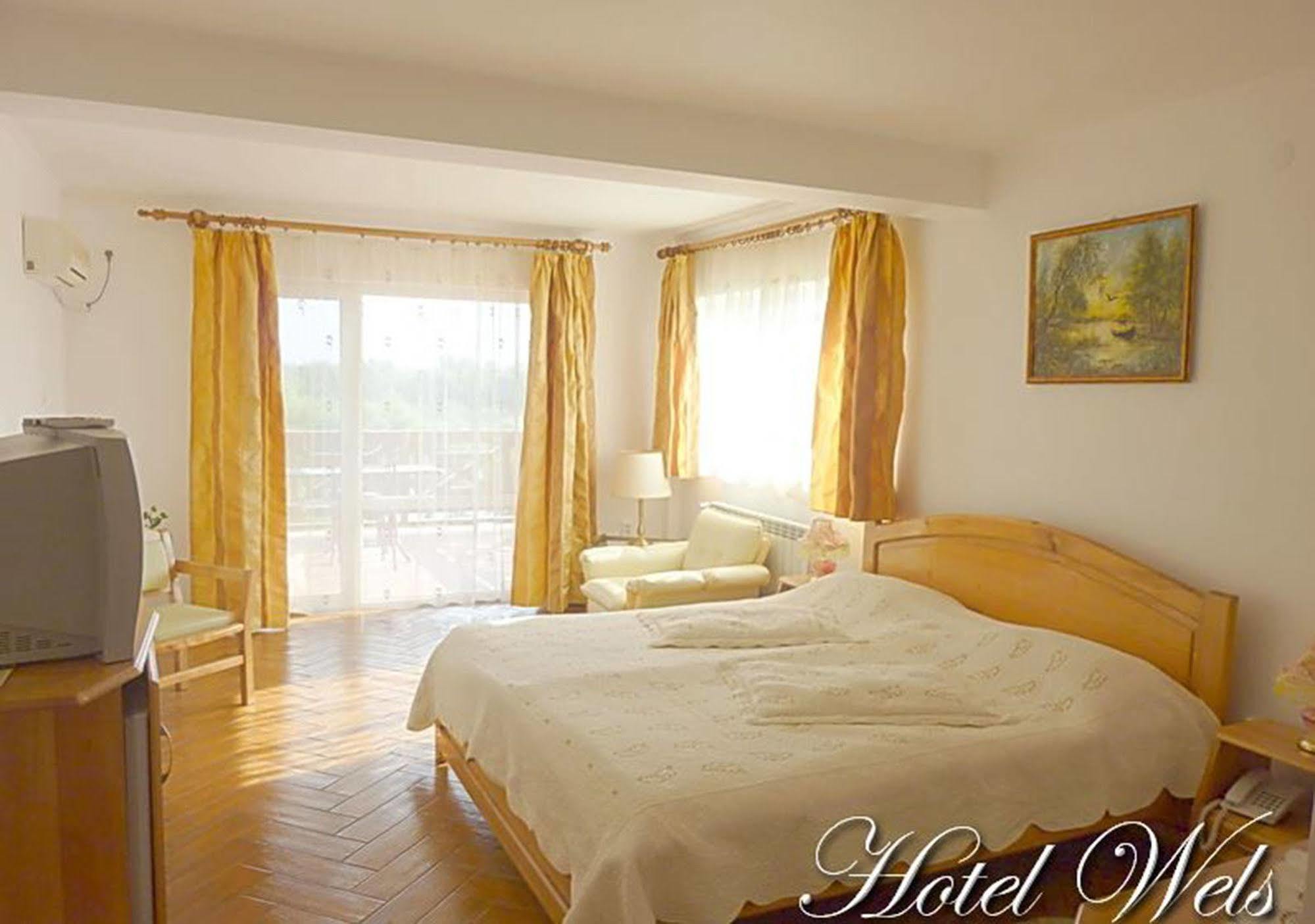 Hotel Wels Baltenii de Sus ภายนอก รูปภาพ