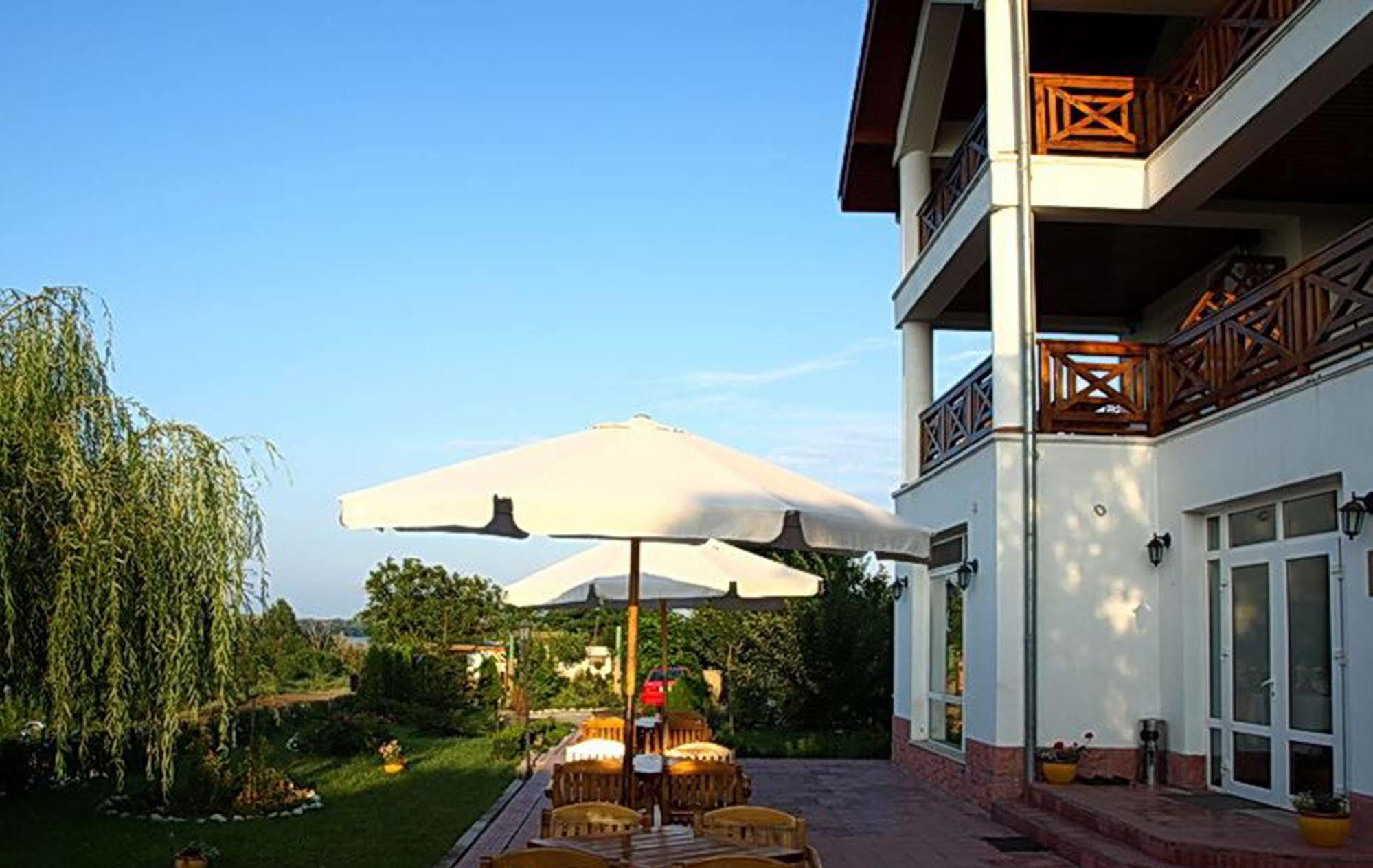 Hotel Wels Baltenii de Sus ภายนอก รูปภาพ