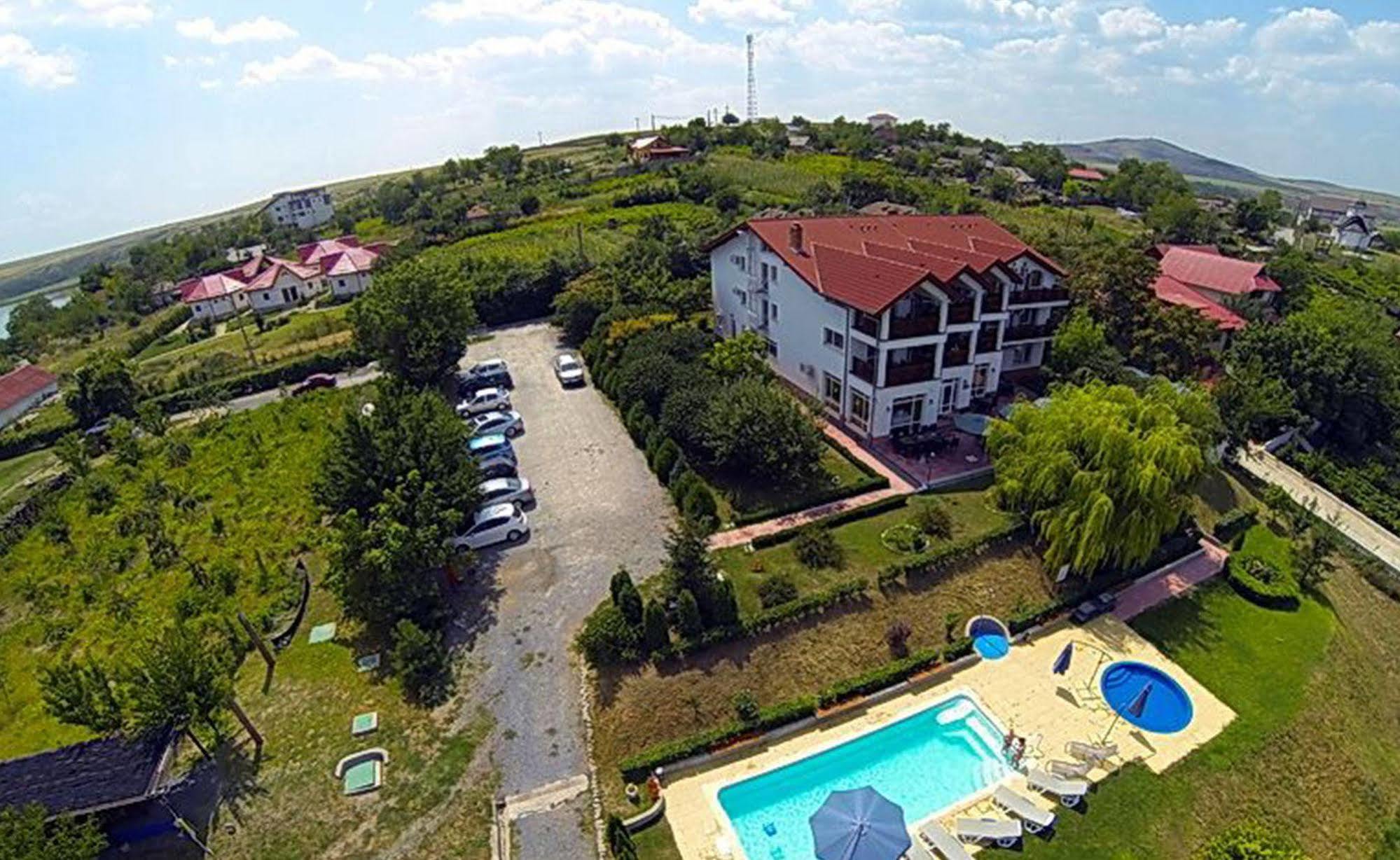 Hotel Wels Baltenii de Sus ภายนอก รูปภาพ