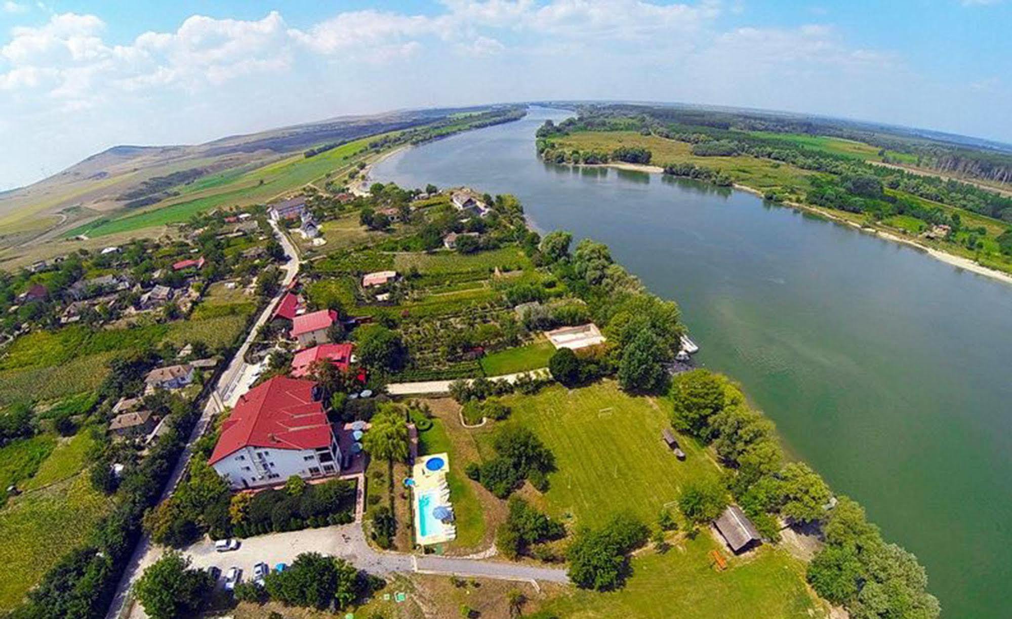 Hotel Wels Baltenii de Sus ภายนอก รูปภาพ